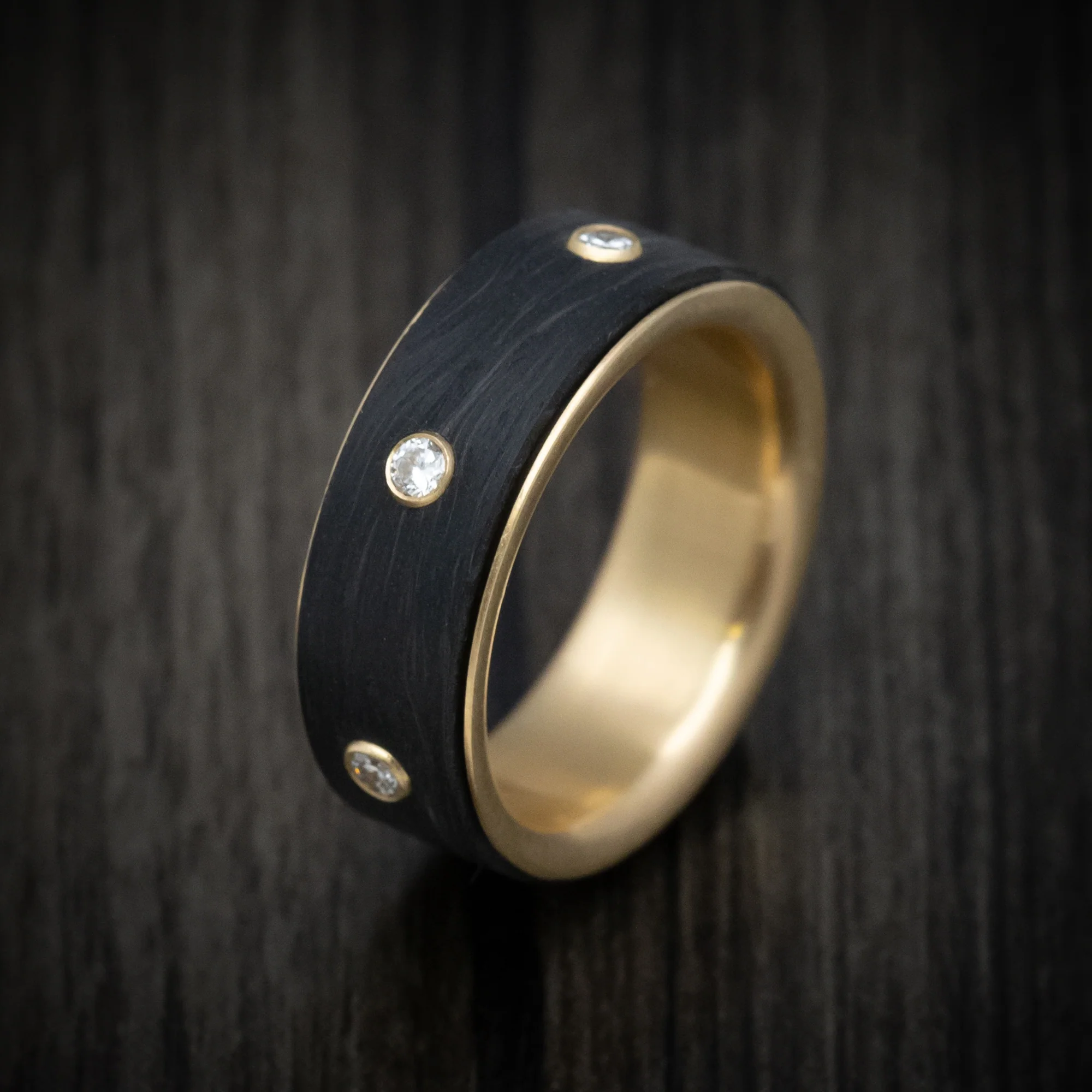 14K Yellow Gold Men's Ring with Spinning Carbon Fiber and Lab Diamond Inlay - Image 3