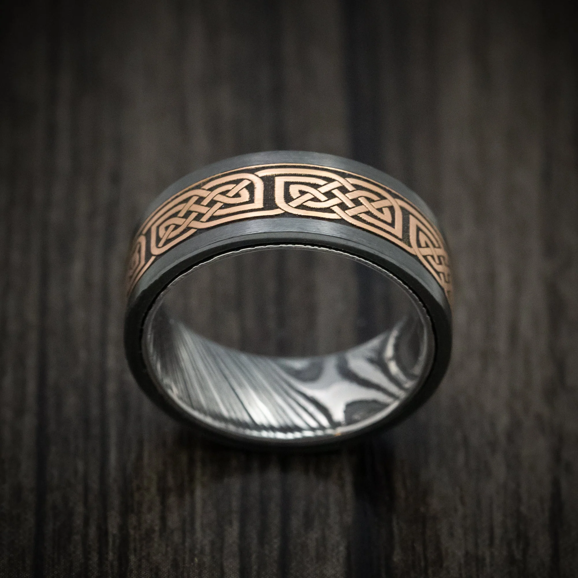 Black Titanium and Woodgrain Kuro Damascus Steel 14K Gold Celtic Knot Pattern Inlay Men's Ring - Image 2