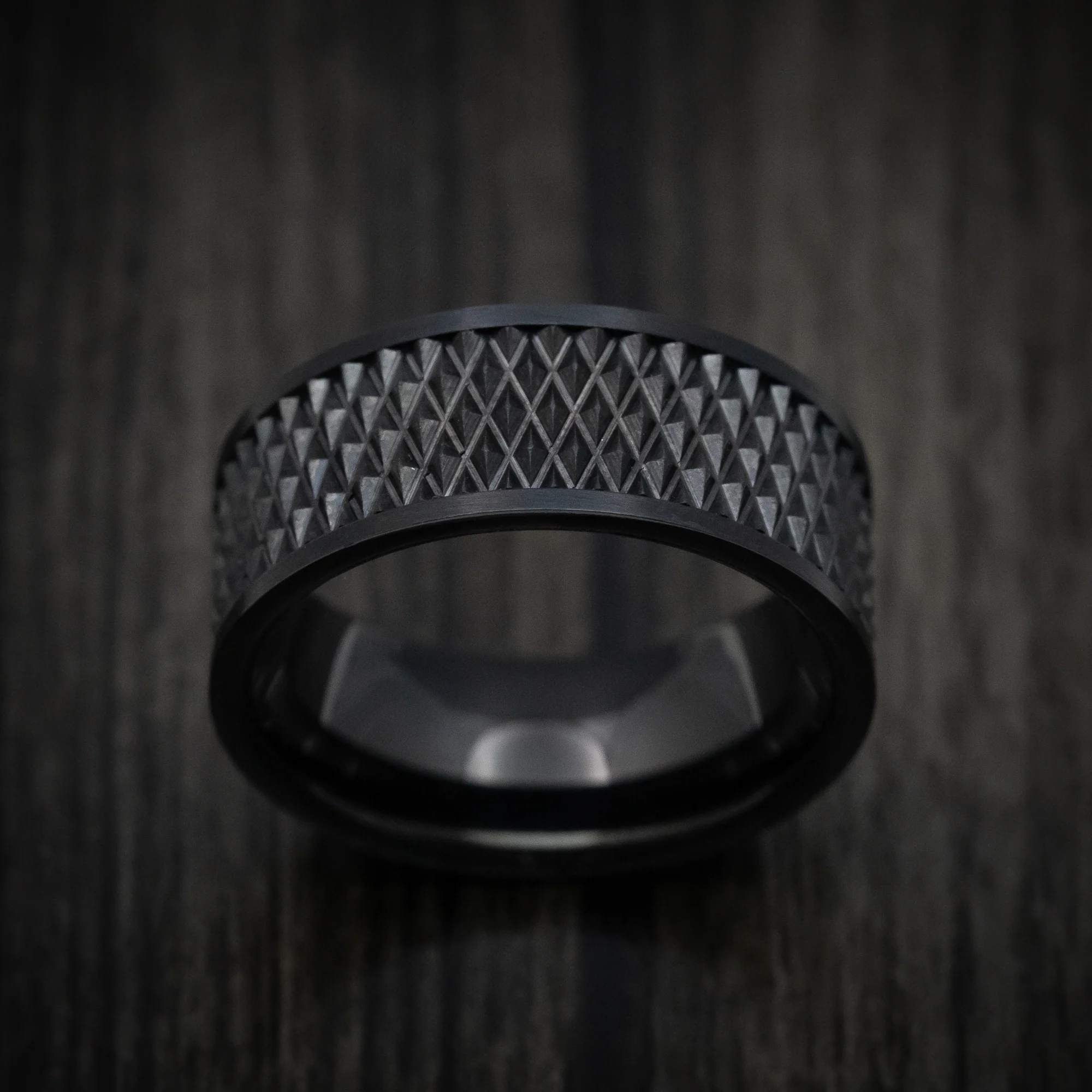 Black Tungsten Men's Ring with Knurl Pattern - Image 2