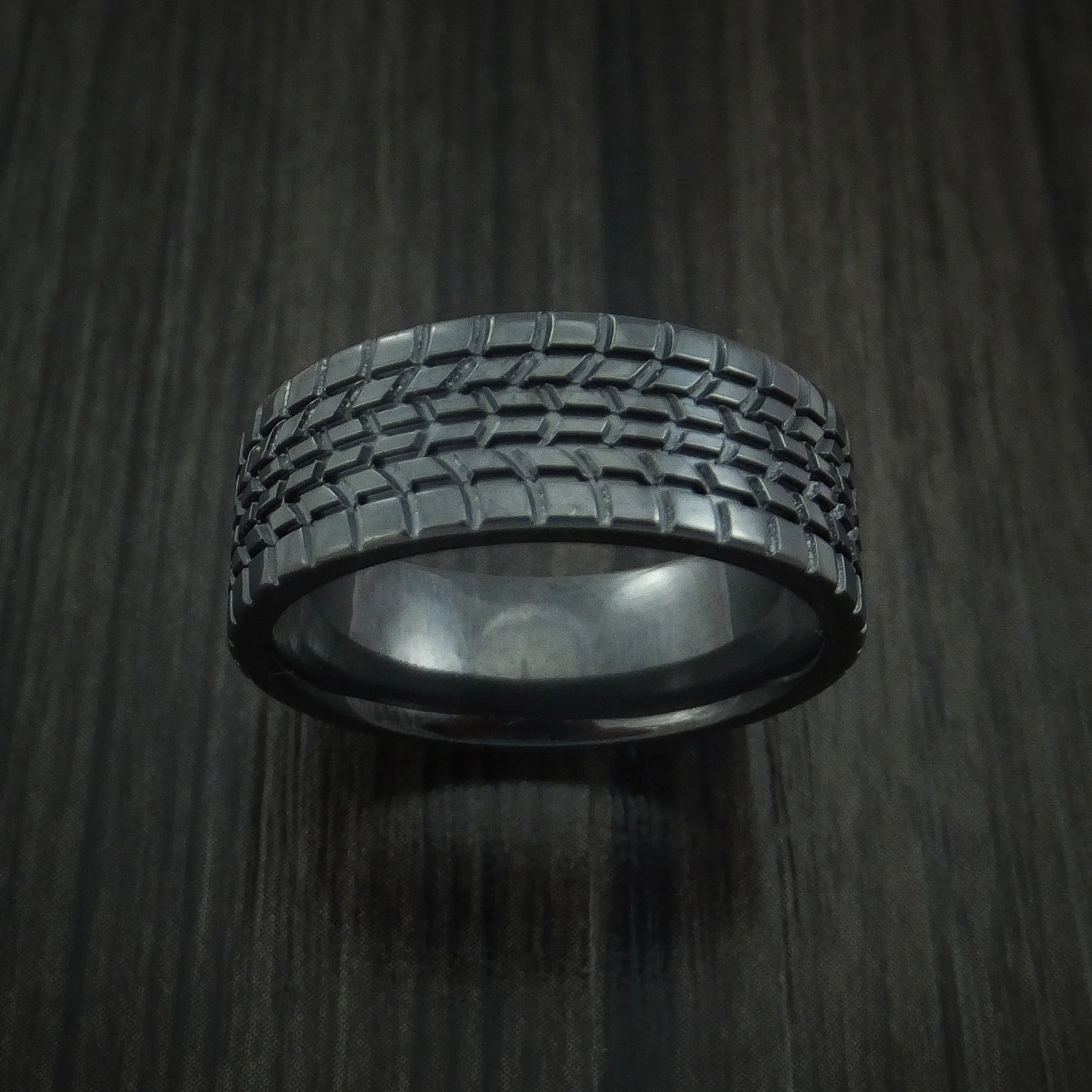 Black Zirconium Men's Ring Textured Tread Pattern Band - Image 2