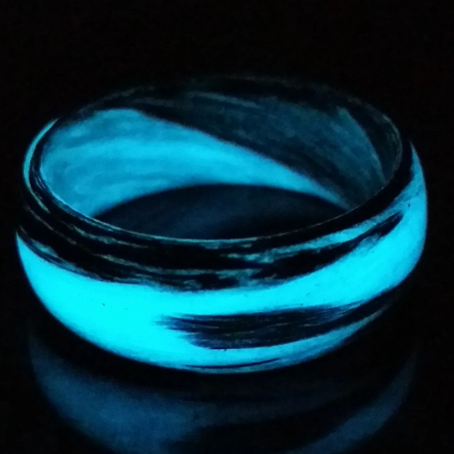 Carbon Fiber Men's Ring with Blue Glow Marbled Design - Image 5