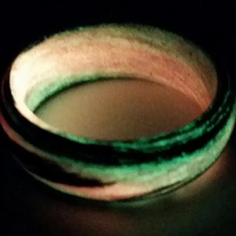Carbon Fiber Men's Ring with Red Glow Marbled Design - Image 5