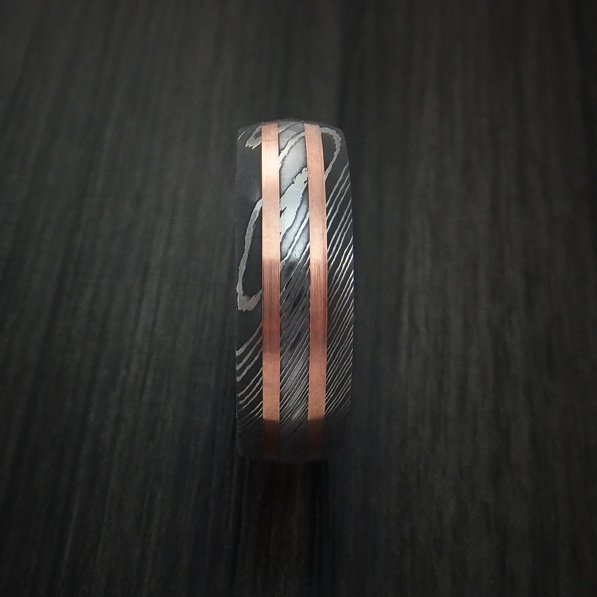Damascus Steel Men's Ring with Copper Inlays and Hard Wood Sleeve - Image 4