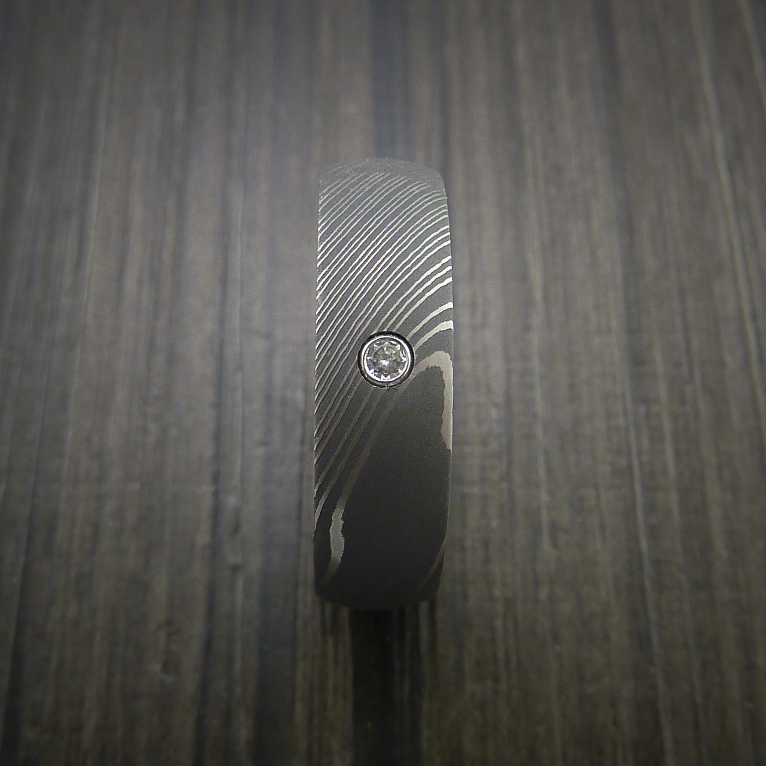 Damascus Steel Men's Ring with Round Brilliant Moissanite Stone - Image 3