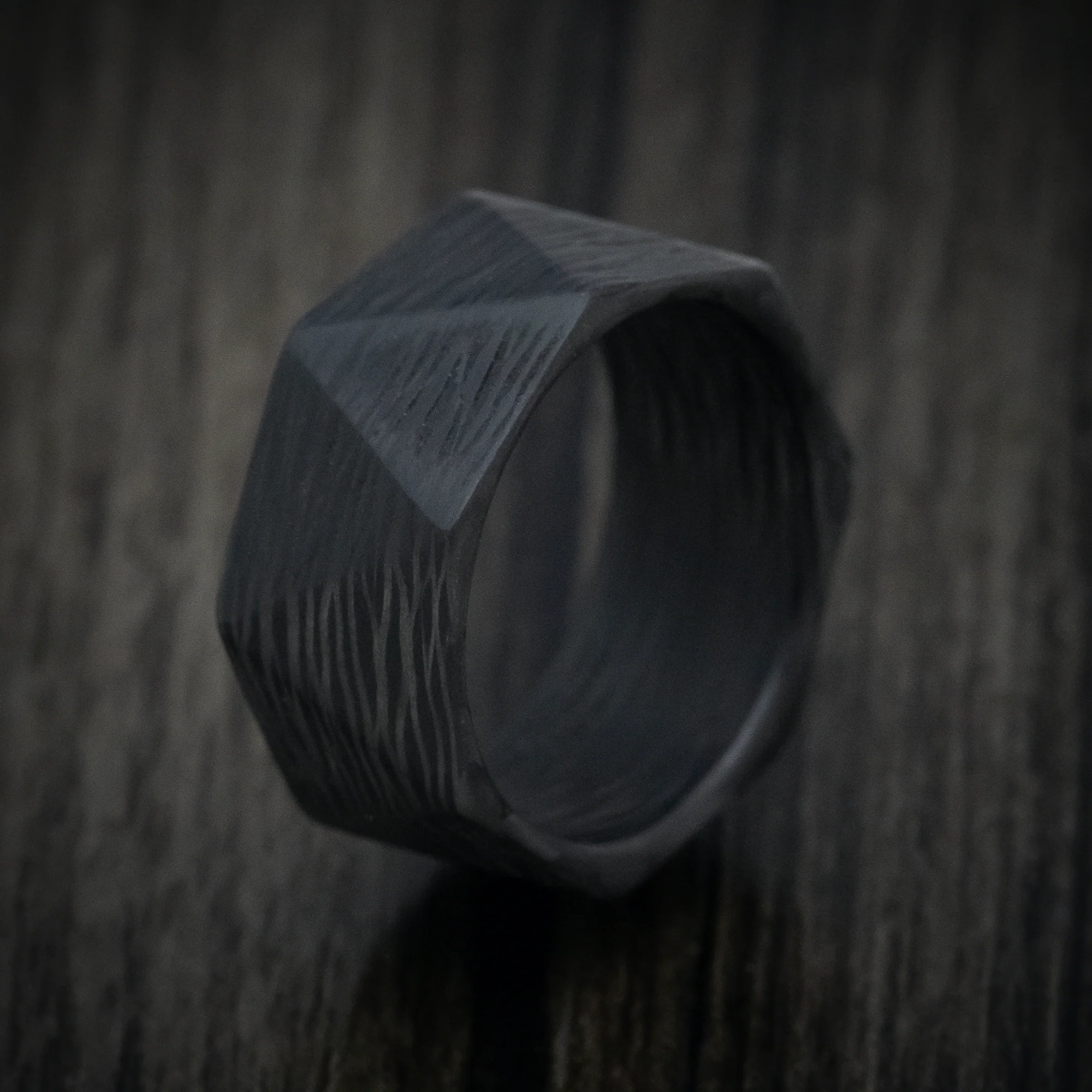 Faceted Side-Cut Carbon Fiber Men's Ring - Image 4