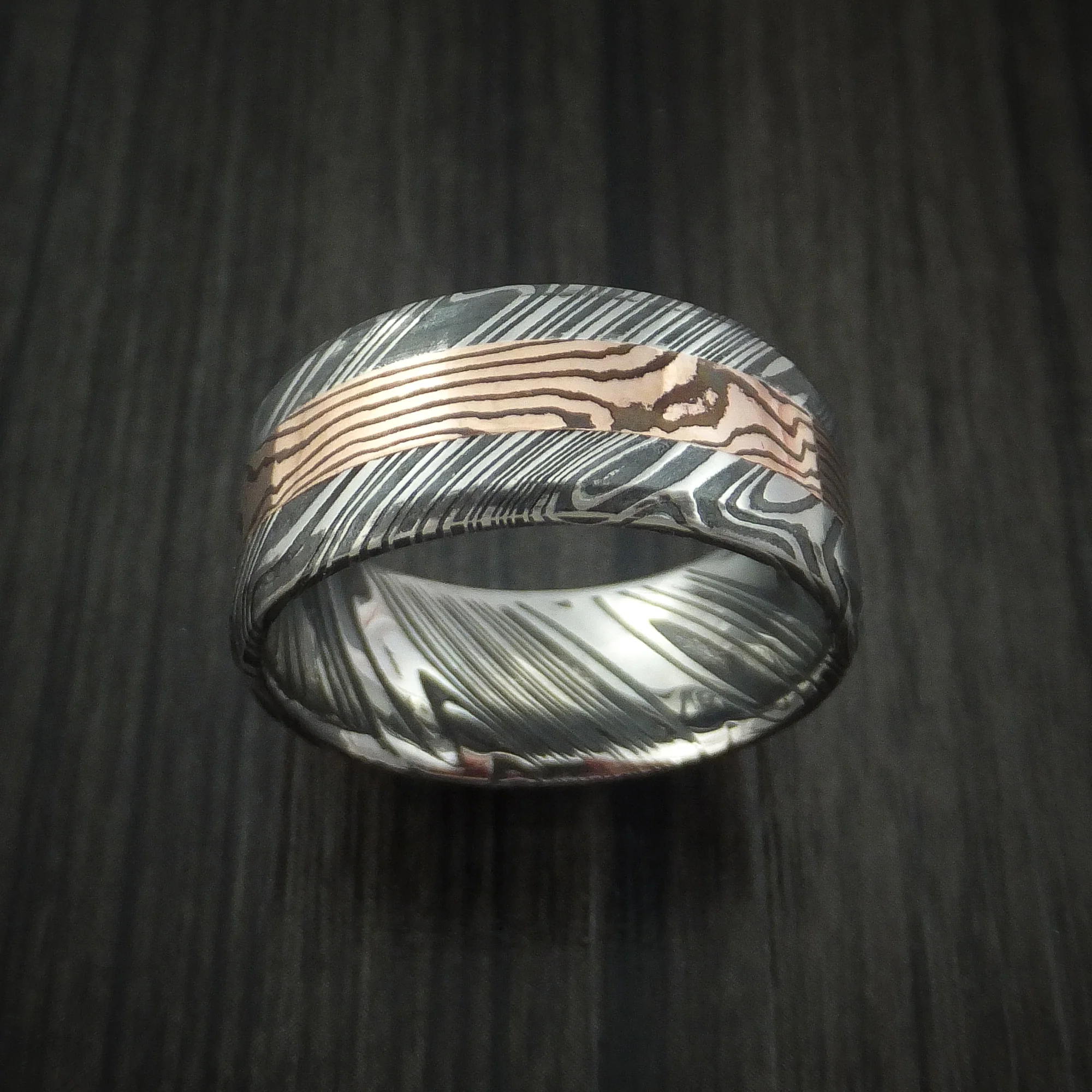 Woodgrain Kuro Damascus Steel and 14K Rose Gold Mokume Shakudo Gane Inlay Custom Made Men's Band - Image 2