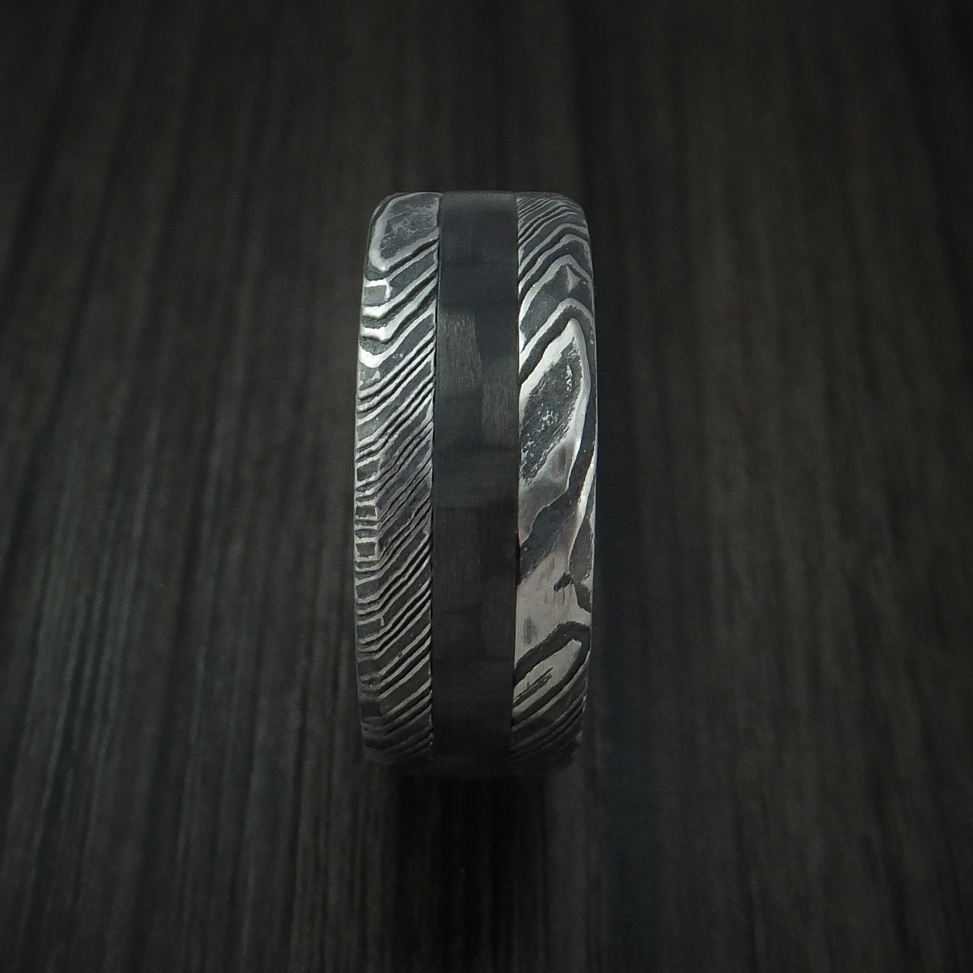 Woodgrain Kuro Damascus Steel and Carbon Fiber Men's Ring Custom Made Hammered Band - Image 3