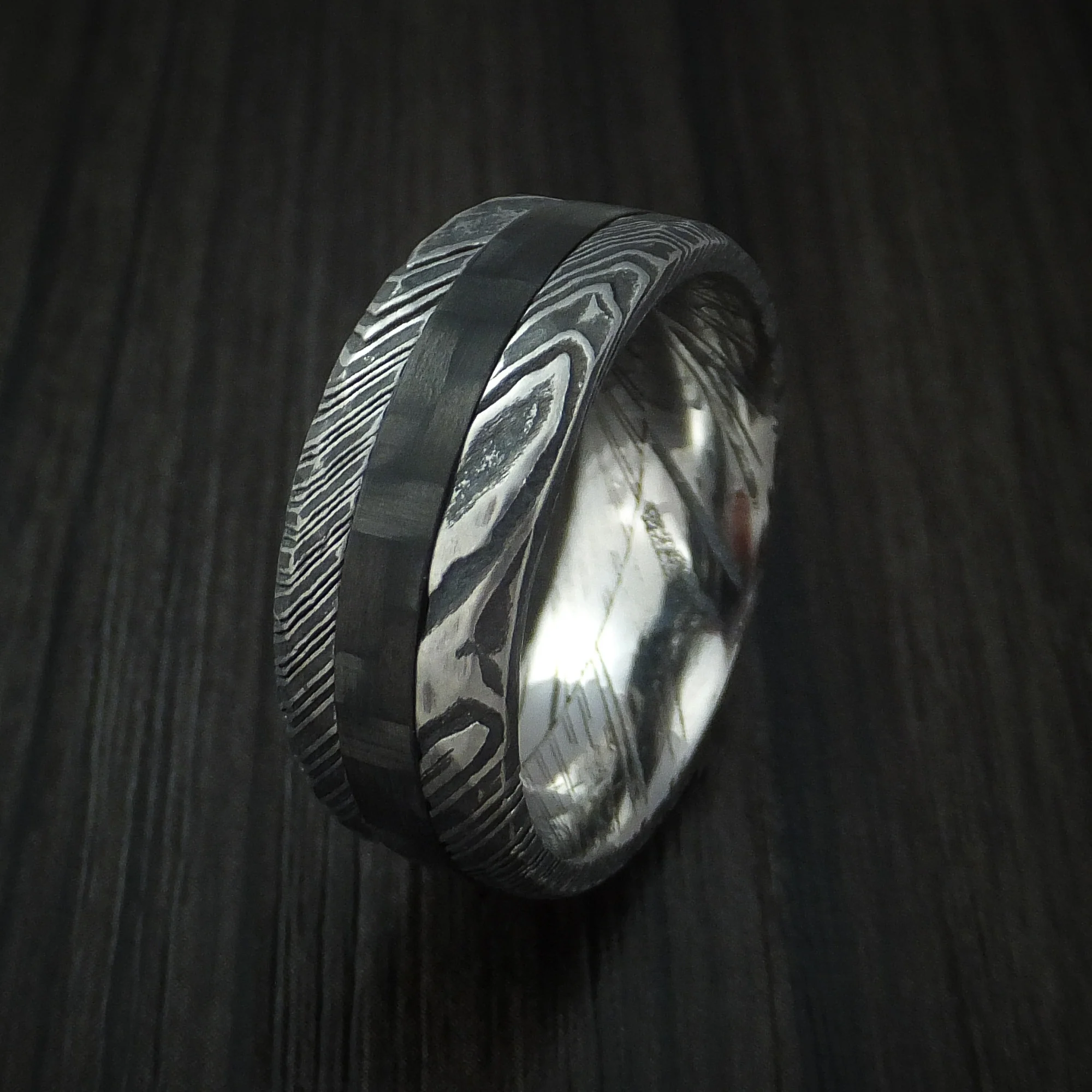 Woodgrain Kuro Damascus Steel and Carbon Fiber Men's Ring Custom Made Hammered Band - Image 4