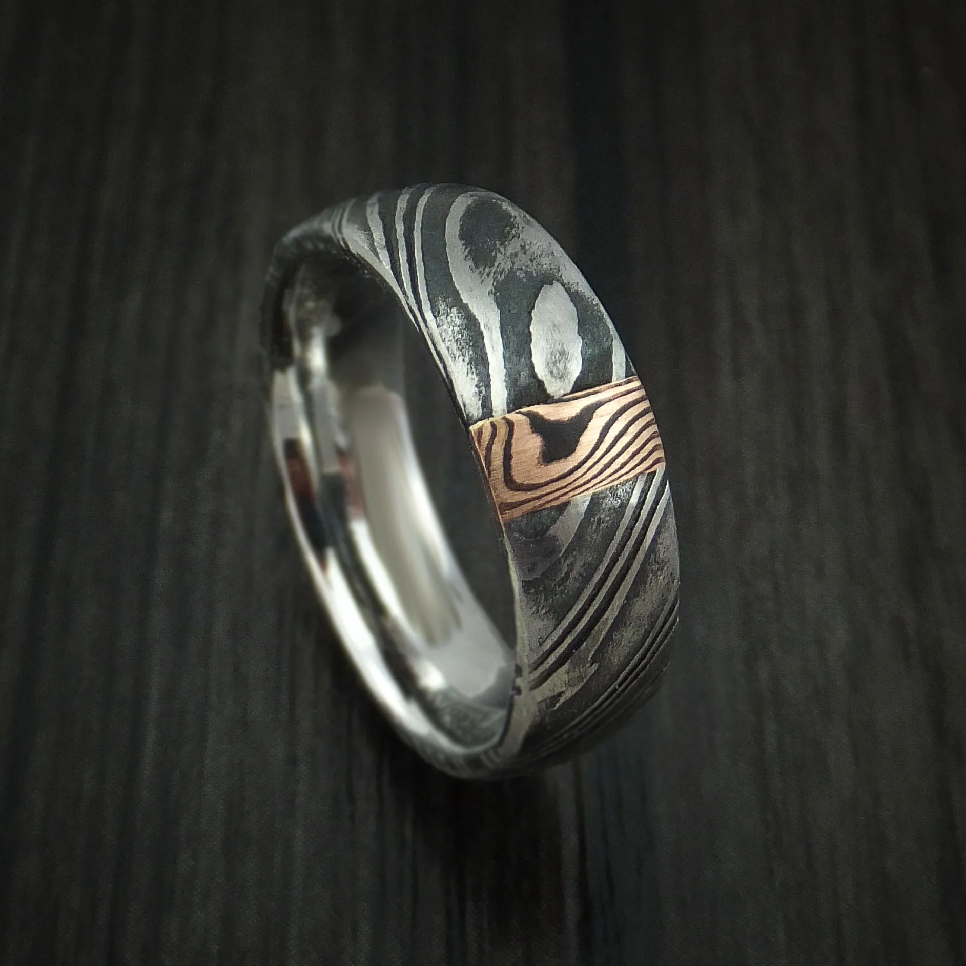 Woodgrain Kuro Damascus Steel Men's Ring with 14k Rose Gold Mokume Vertical Inlay Custom Made Band