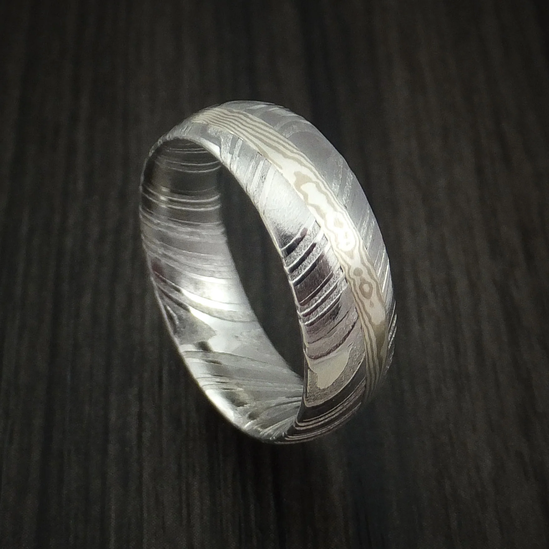 Woodgrain Kuro Damascus Steel Men's Ring with Palladium Mokume Gane Angled Inlay Custom Made Band