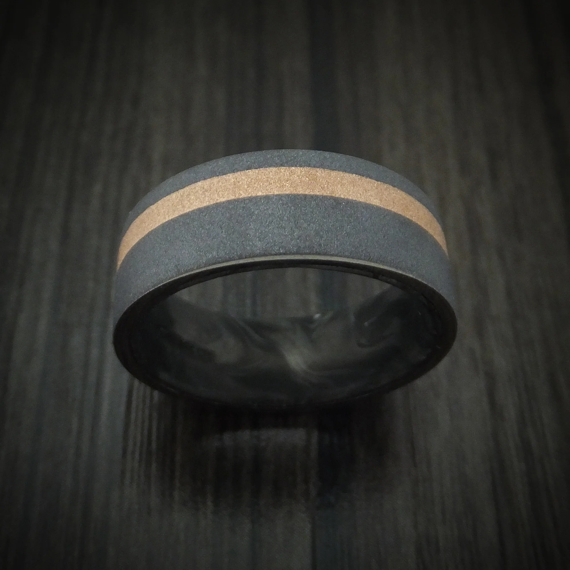 Tantalum Men's Ring with 18K Gold and Forged Carbon Fiber - Image 2