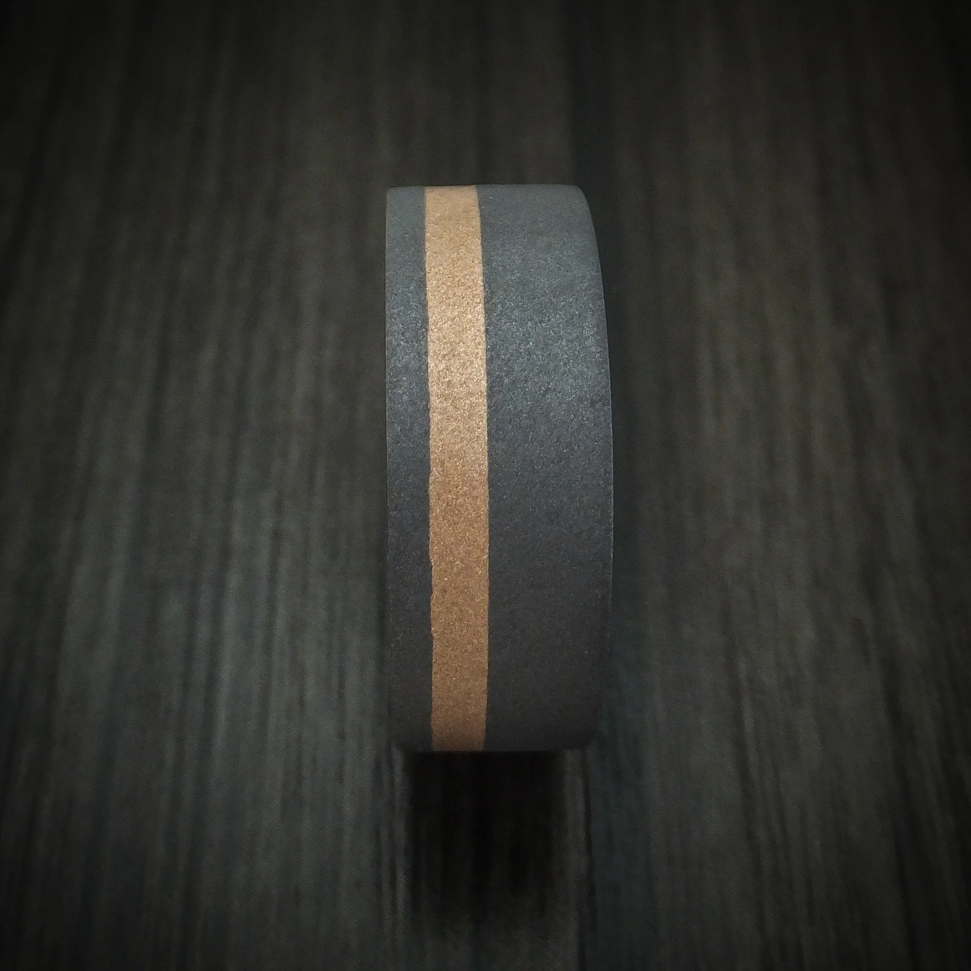 Tantalum Men's Ring with 18K Gold and Forged Carbon Fiber - Image 3